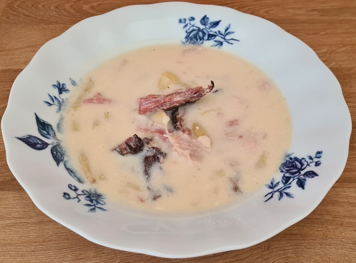 Glutén- és laktózmentes füstölt húsos zöldbableves a gyorsfőzővel