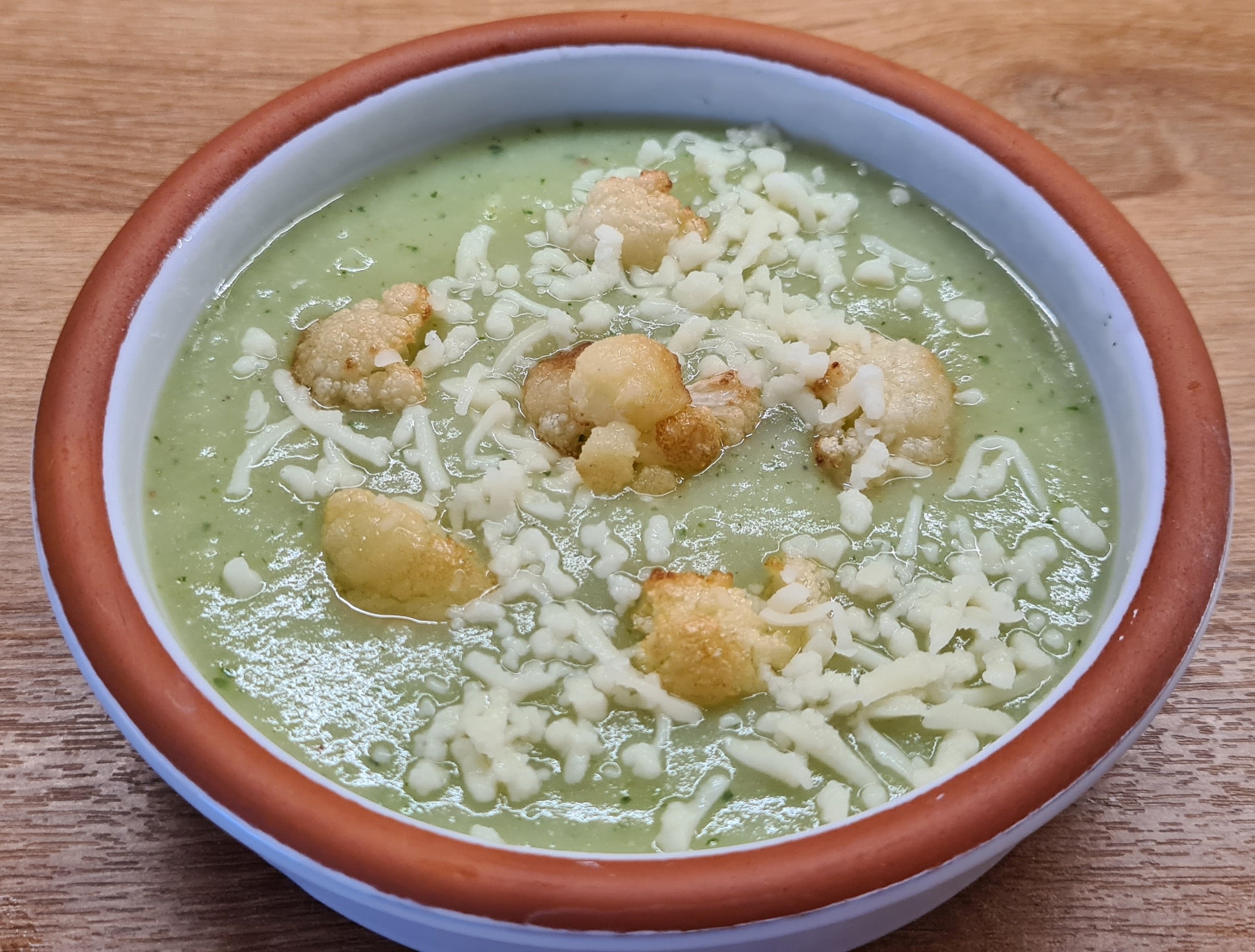 Karfiol-brokkoli krémleves grillezett karfiol darabokkal 🥦🥔