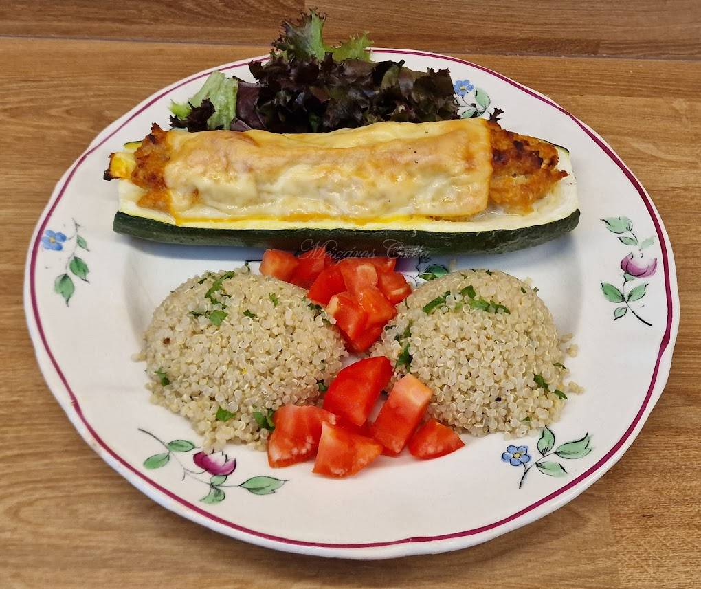 Hussal töltött cukkini