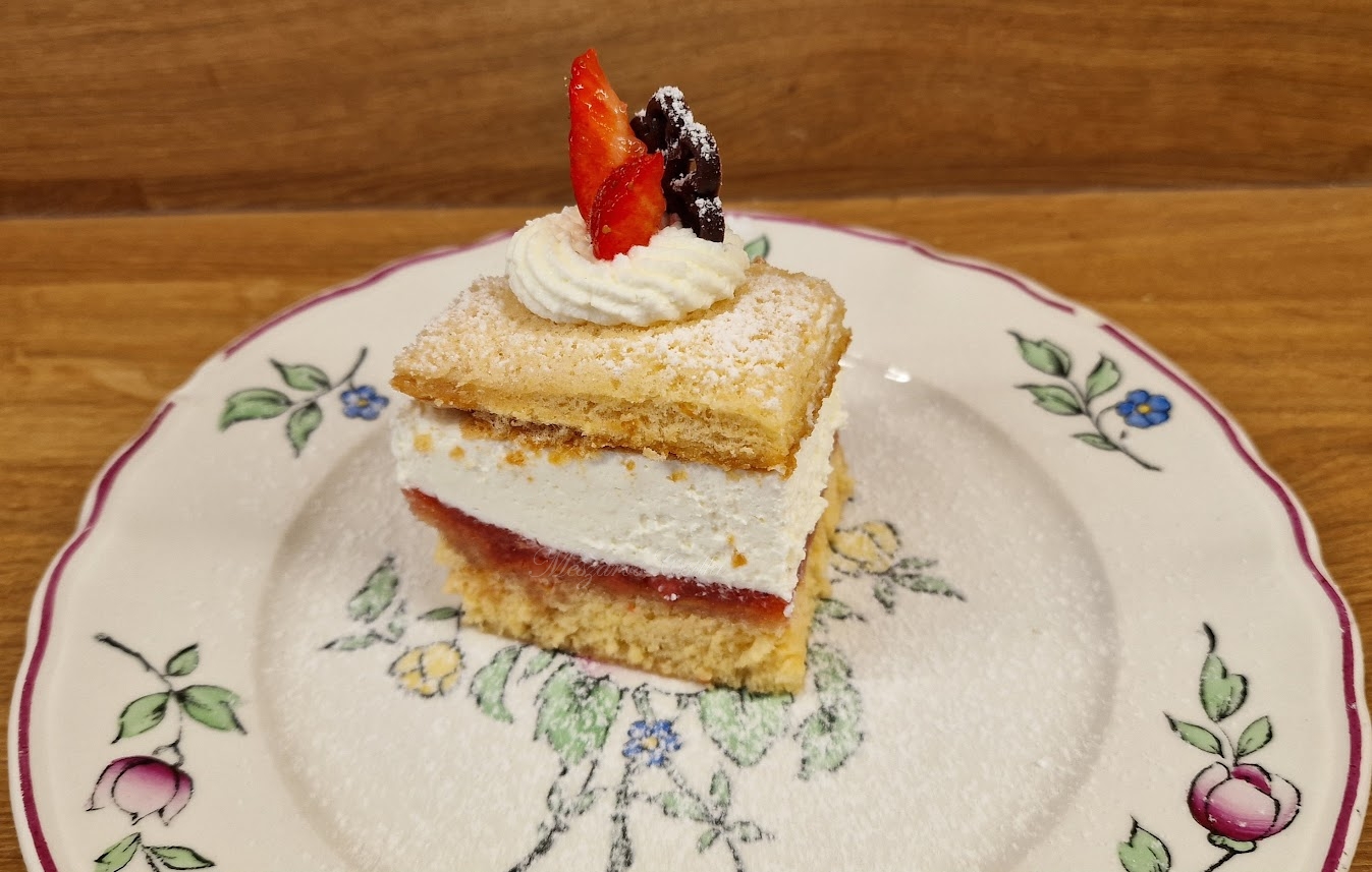 Glutén- és laktózmentes epres piskóta