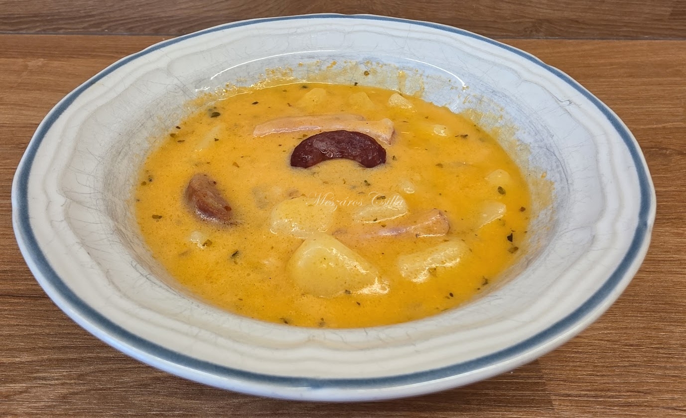 Glutén- és laktózmentes tejfölös krumplileves